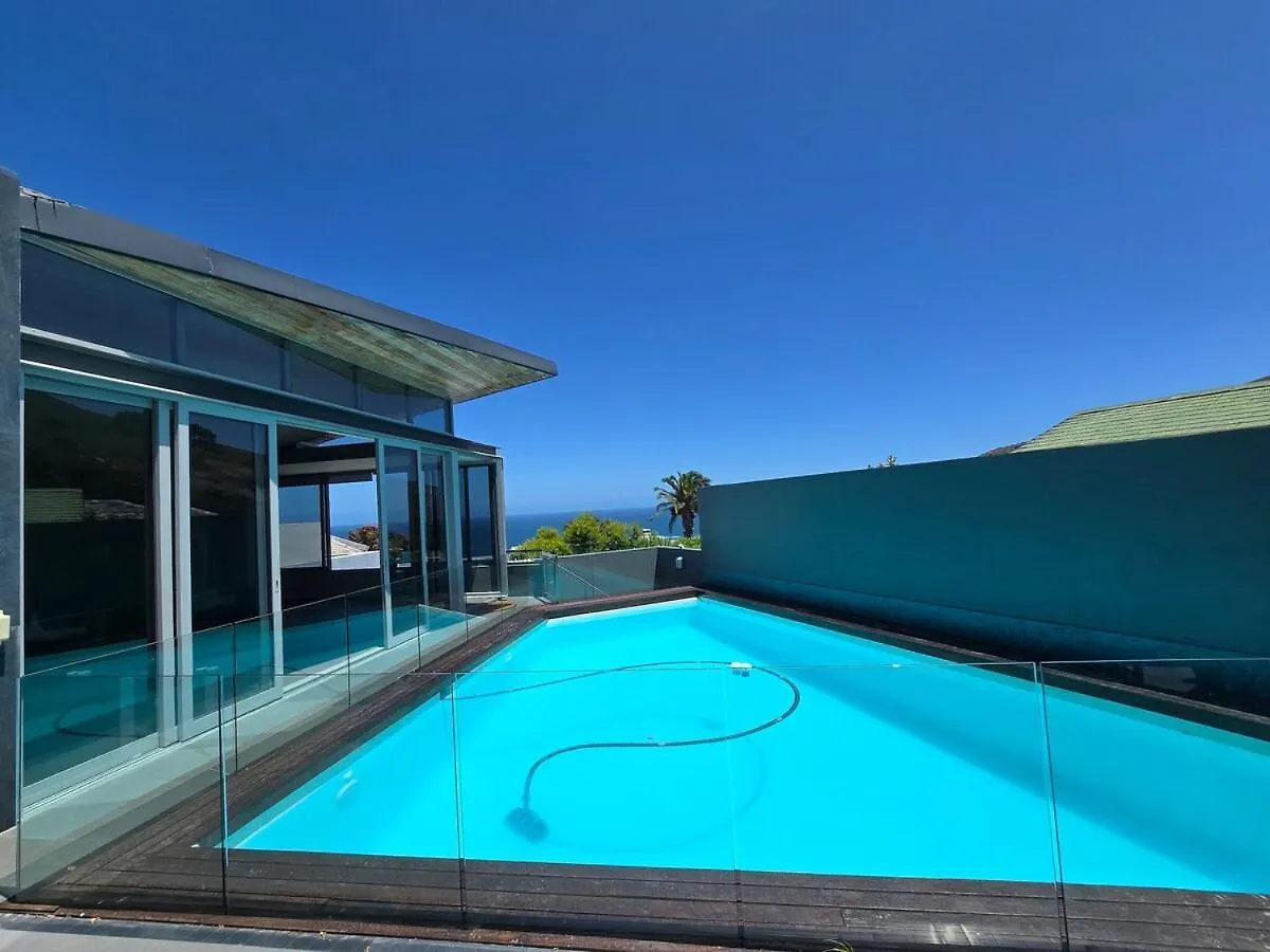A Symphony Of Glass, Sea & Skies Ciudad del Cabo