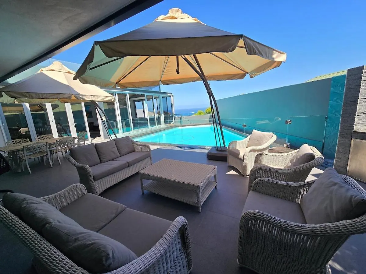 A Symphony Of Glass, Sea & Skies Ciudad del Cabo